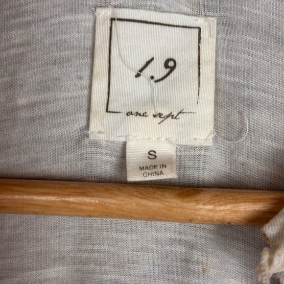 Anthropologie One Sept Ruffle Trim Tunic Top – Sz S (Excellent Condition) - Picture 6 of 12